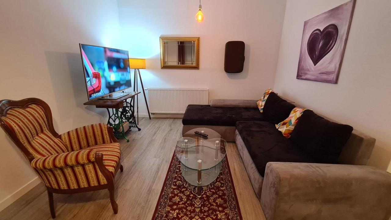 Appartement Lavendel, Ferienwohnung Mit Eigenem Eingang Wie Ein Kleines Haus Bad Salzuflen Exterior photo